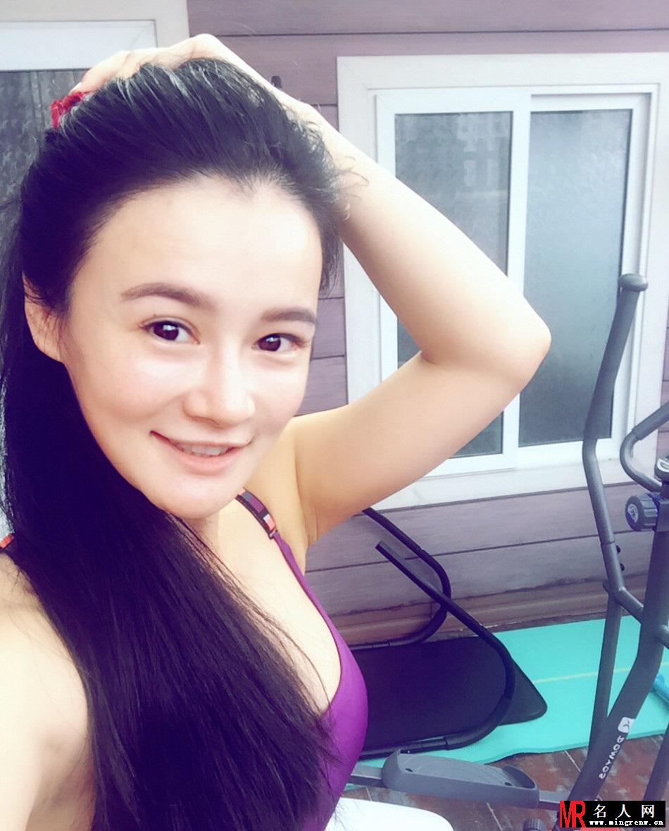 曝邹市明娇妻冉莹颖美艳私照 系央视主持人(1)