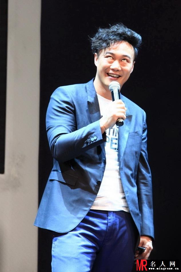 陈奕迅《准备中》发布会 表情搞怪心情好(1)