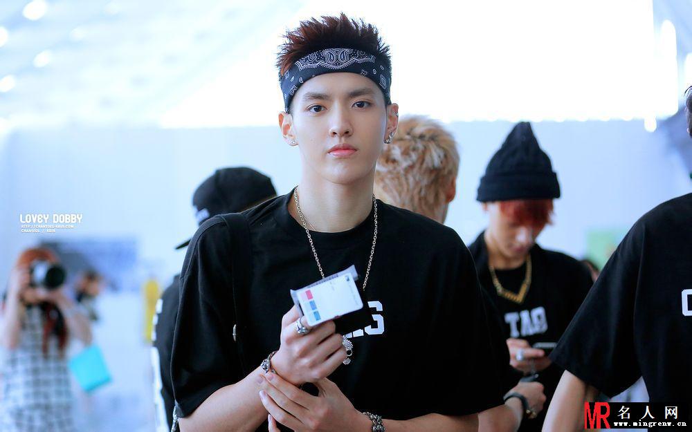 2013年5月EXO仁川飞往台北机场写真吴亦凡图片(1)