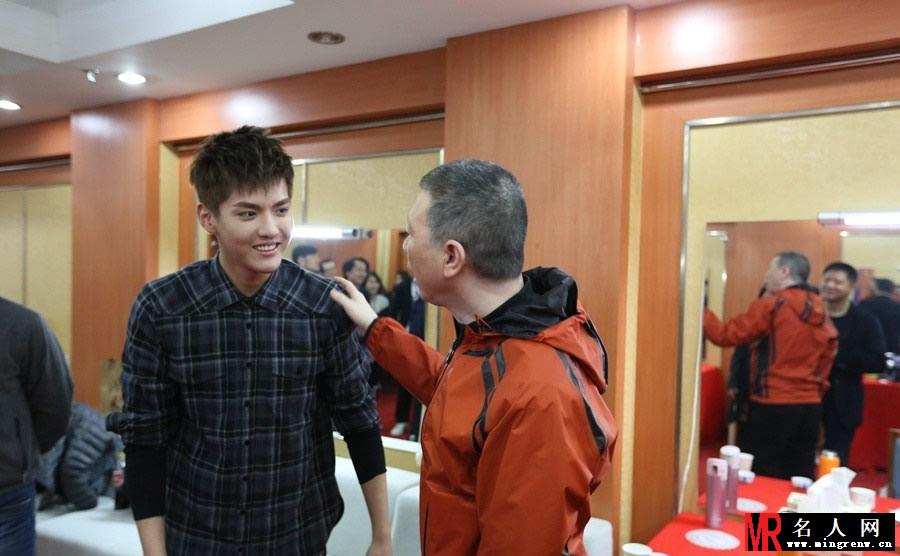 吴亦凡《我看你有戏》担任嘉宾导师 冯小刚撒娇男神(1)