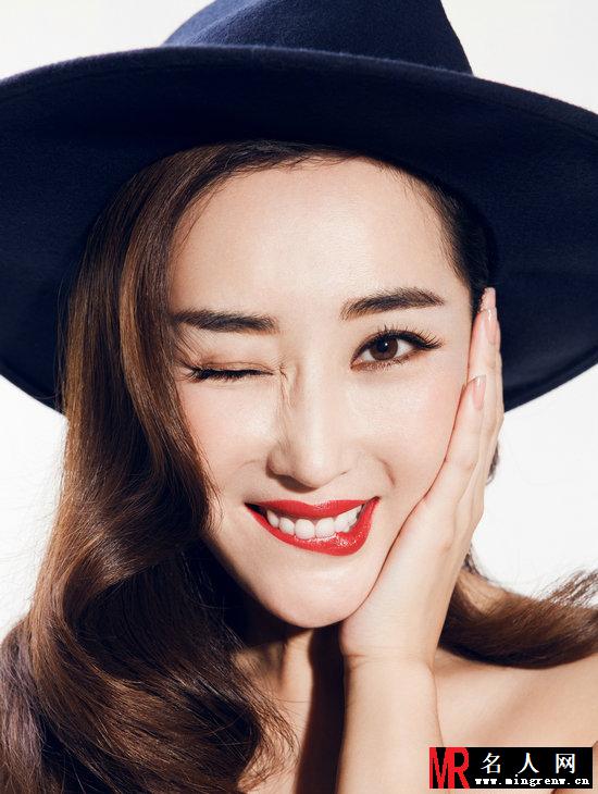 杜若溪时尚杂志写真 尽显浪漫情怀(1)