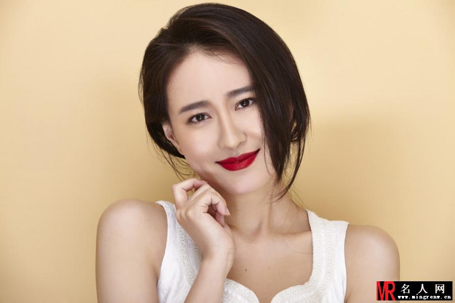 王乐君时尚写真 红唇显魅惑(1)