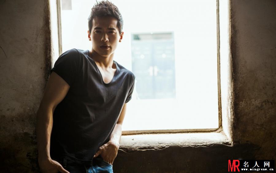 高云翔型男写真 深沉展迷人魅力(1)