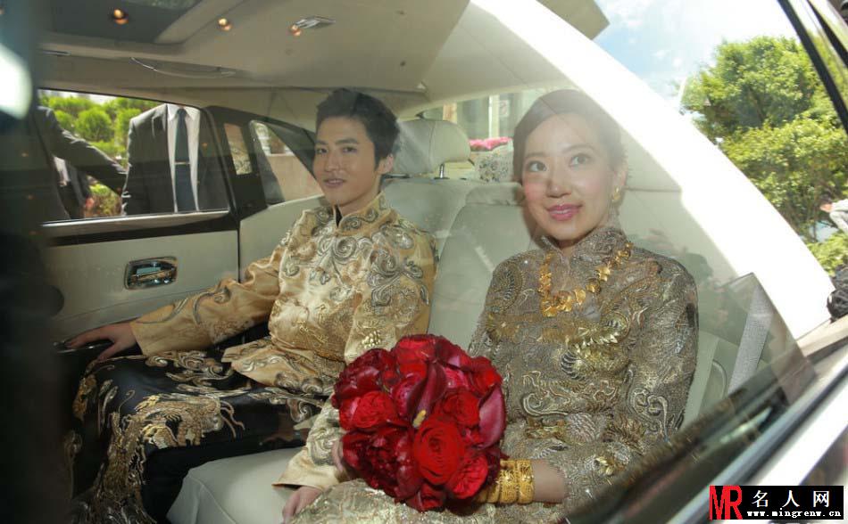 汪圆圆蔡加赞大婚 新娘挂金猪戴金镯子珠光宝气(1)