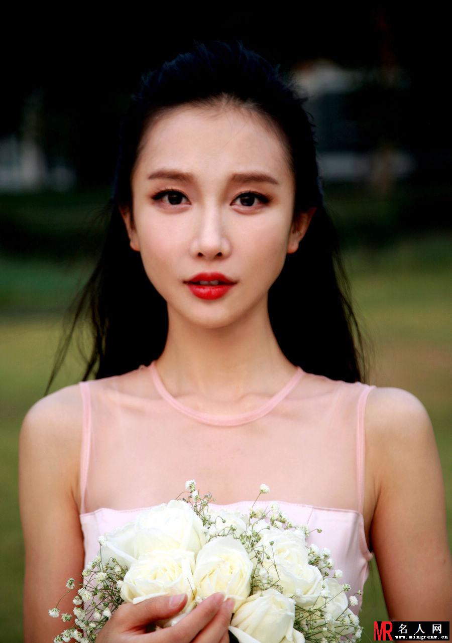 潘时七唯美写真 尽显清新文艺气质(1)
