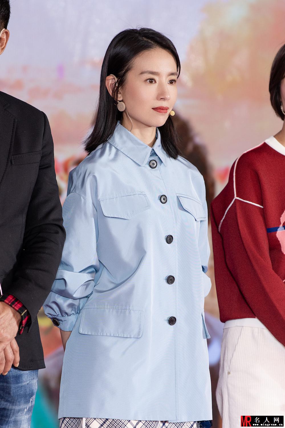 董洁亮相《澳门人家》发布会  现场制作杏仁饼暖化众人(1)