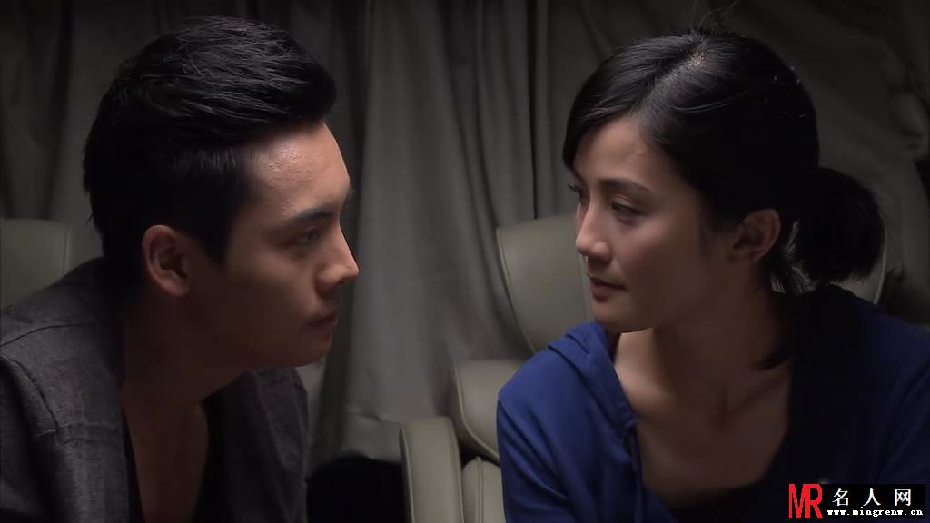 陈伟霆《美丽密令》剧照 蔡卓妍和陈伟霆吻戏激情堪比三级片(1)