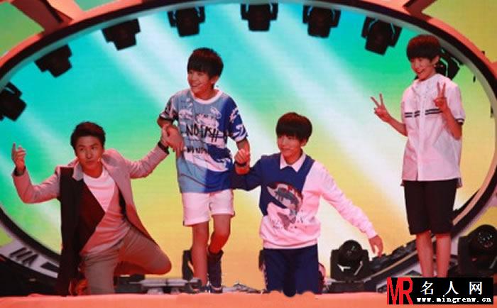 TFBOYS《年代秀》现场照片(1)