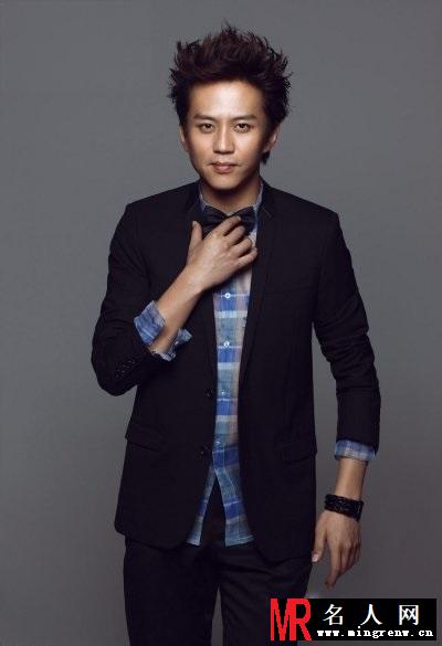 邓超早期黑白大片 冷峻动感散发迷人气质(1)