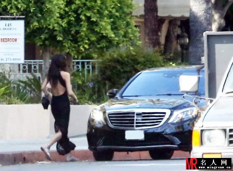 莱昂纳多小李子豪车私会黑发美女(1)