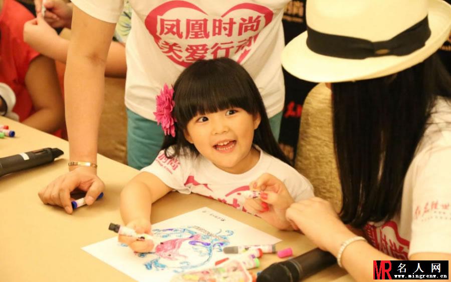 王诗龄手绘卡通形象曝光 萌妹子惹人爱(1)