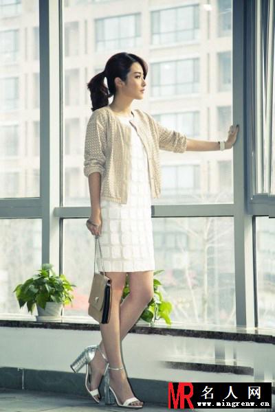 徐百卉时尚写真曝光 百变造型女人味十足(1)