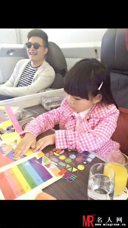 王诗龄纽约行 小甜妞变身小女王萌翻全场(1)