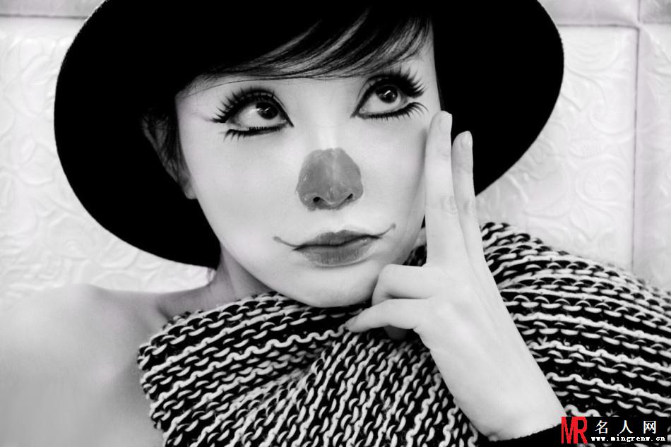 李小璐扮精灵小丑写真 璐人订制给小朋友送祝福(1)