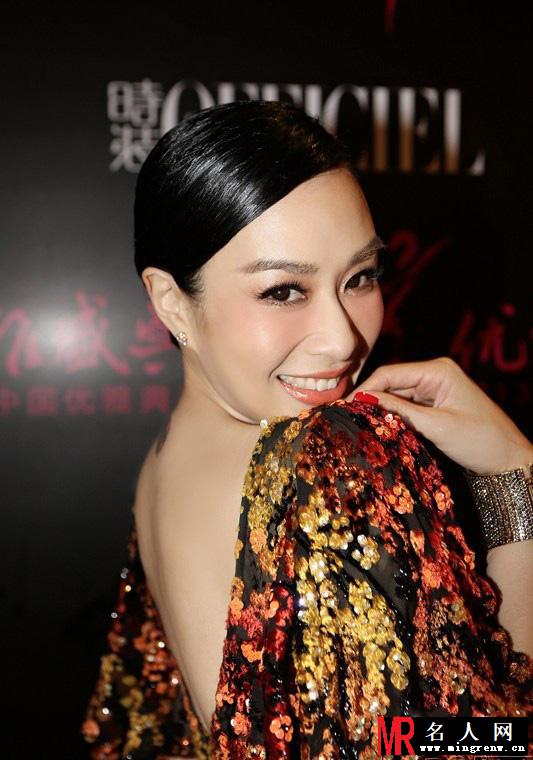 钟丽缇性感裸背秀风骚 牵手李治廷大肆调戏(1)
