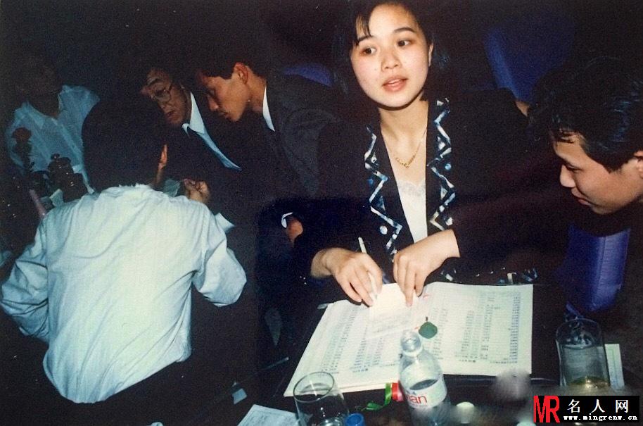 孟非全家福罕见曝光 女儿乖巧老婆贤淑(1)