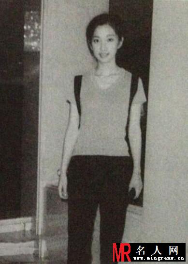 曝李冰冰出道前旧照眉清目秀抬腿清纯(1)