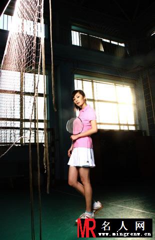 杨幂早期体育杂志写真 青涩少女气质(1)