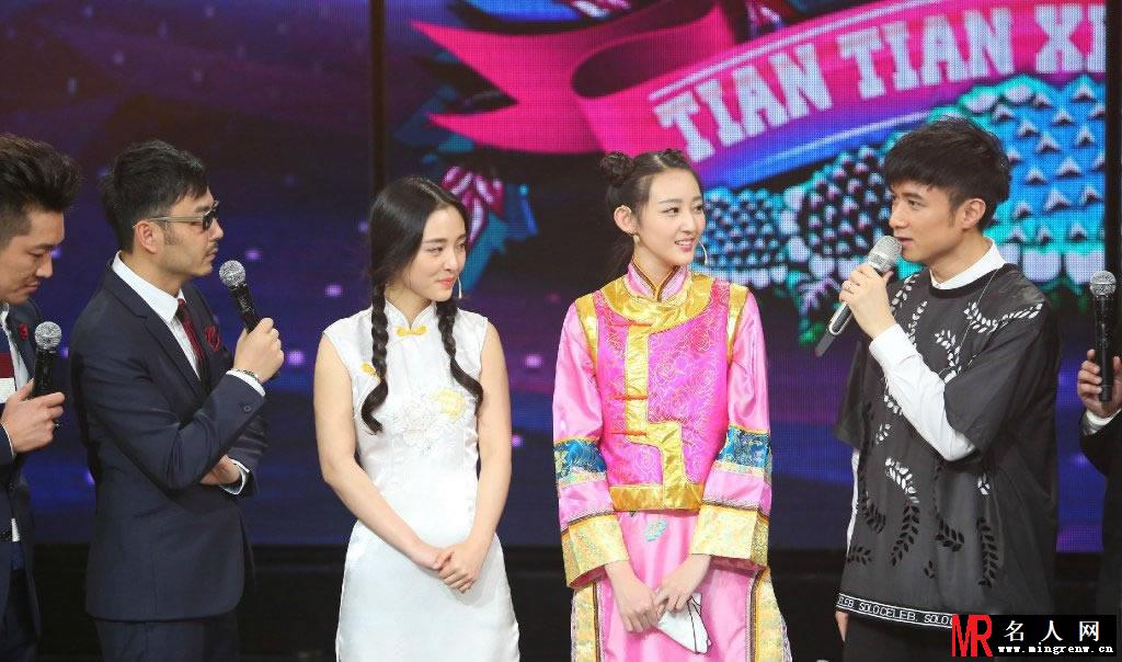 《天天向上》小默笙吴倩高清剧照 扮演依萍跳河(1)