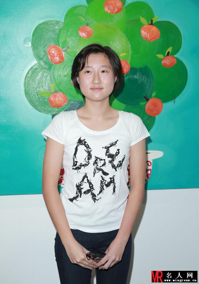 吴绮莉母女温馨出镜 关系融洽大展笑颜(1)