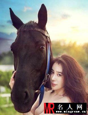 朱孝天包厢激吻嫩模女友亲密合照曝光(1)