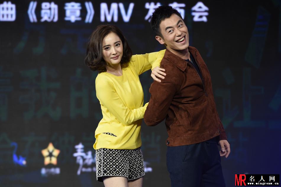 《我是证人》主题曲发布 杨幂短裤细腿(1)
