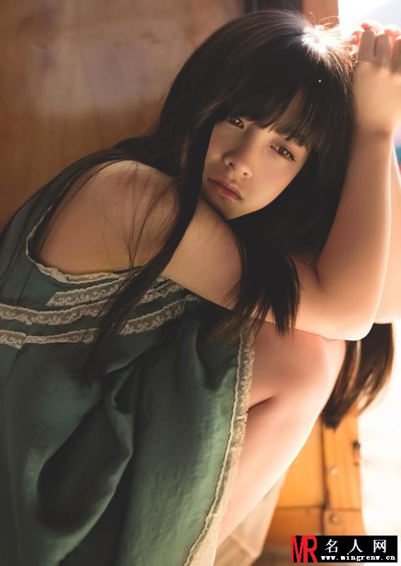日本千年一遇美少女被孤立 写真清纯可爱(1)