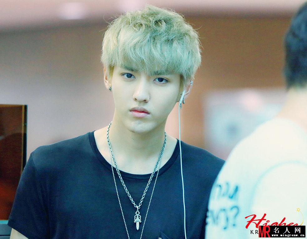2013年9月EXO仁川飞马来西亚机场写真吴亦凡图片颜值爆表(1)