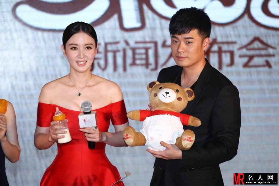 陈赫出轨门后亮相《三个奶爸》发布会李晨帮解围(1)