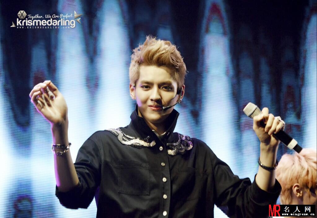 2013年韩国BLUEONE KPOP演唱会EXO精彩表演吴亦凡颜值太高(1)