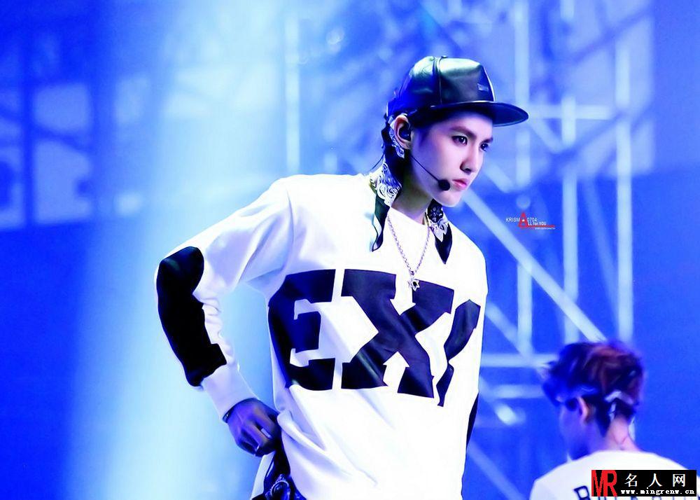 吴亦凡2013年SBS舞台演唱帅气时尚潮范十足(1)