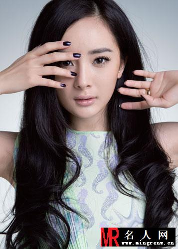 杨幂2012《BQ》杂志写真 清新装扮宛如少女(1)