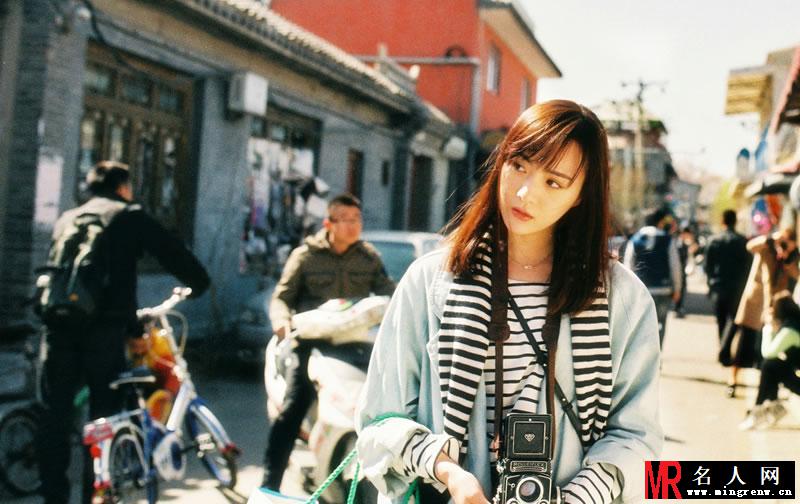 李依纯清纯素颜写真 获封最美校花(1)