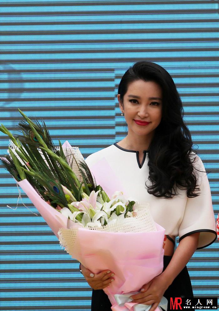 李冰冰优雅现身捞金 曼妙身姿如妙龄少女(1)