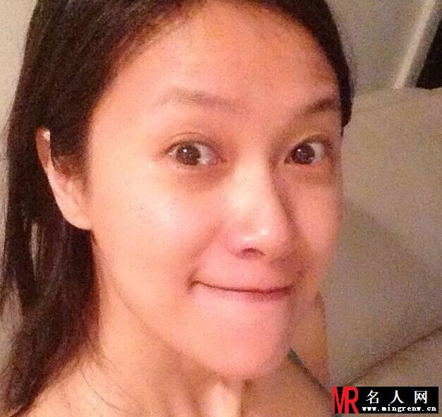徐静蕾性感泳照 素面朝天显率性(1)