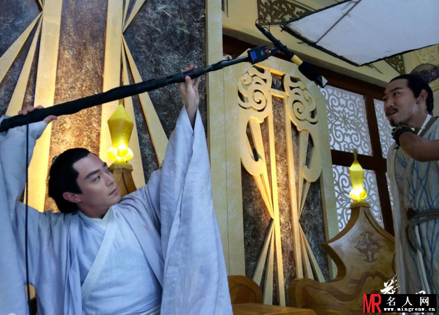 霍建华赵丽颖恶搞自拍 戴墨镜穿越古代(1)