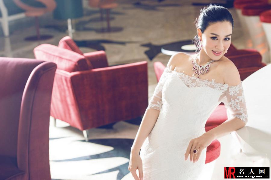 钟丽缇着婚纱登杂志封面 风情万种女人味十足(1)