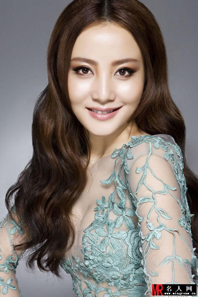 陶红唯美写真曝光 透视蕾丝秀性感身材(1)