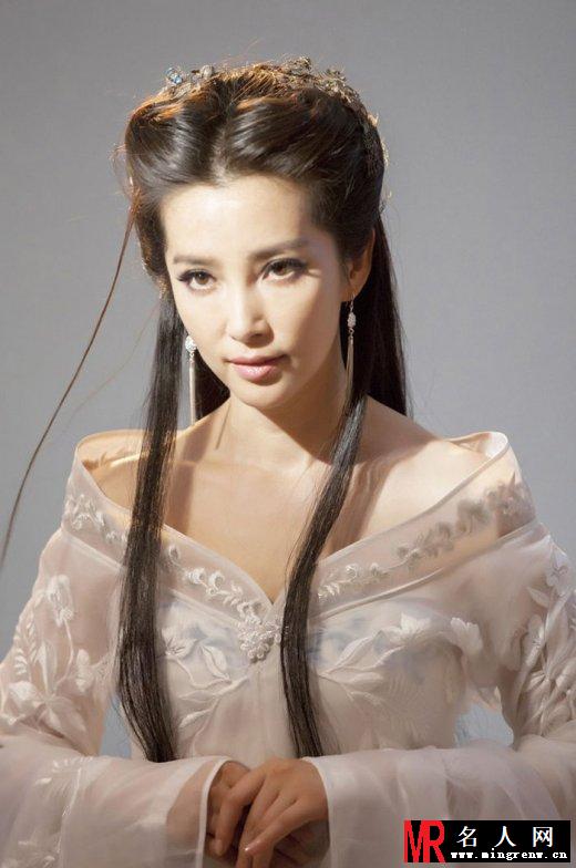 杨幂唐嫣 图揭女神那些惨不忍睹的过去(1)