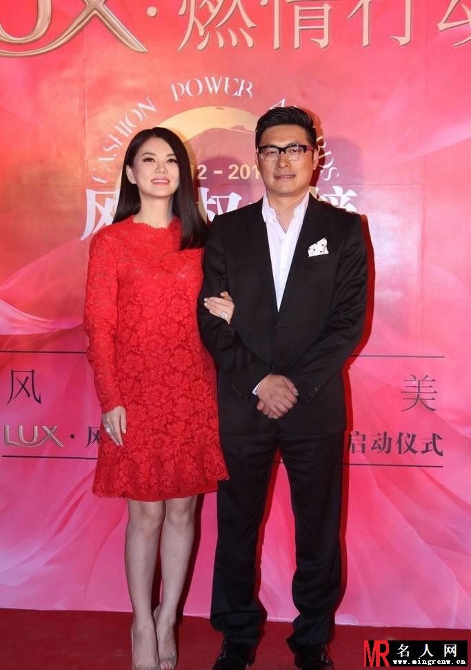 李湘与老公王岳伦甜蜜亮相 众女星爆乳抢镜(1)