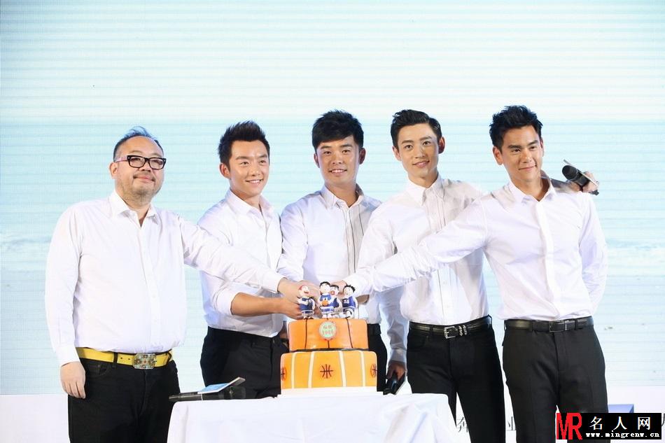 《匆匆那年》主题曲发布会 张一白携彭于晏陈赫等亮相(1)