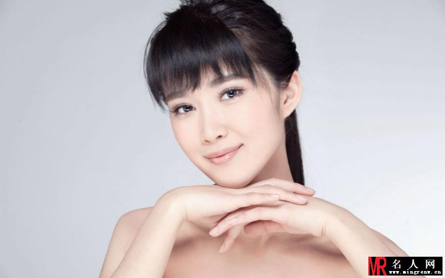 奚望美妆大片演绎夏日风情清爽(1)
