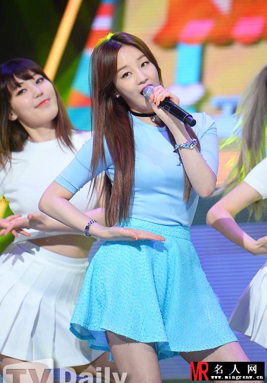 韩女团《Show Champion》斗舞争霸 性感可爱齐上阵(1)