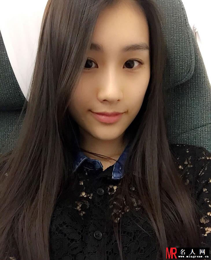 杨子新欢王婉中美艳生活照 黄圣依翻版成热议(1)