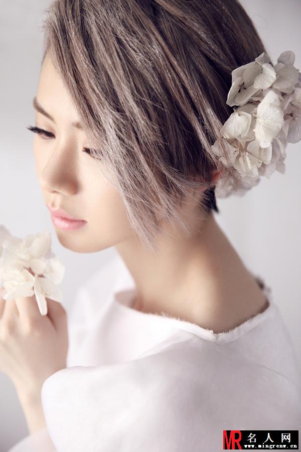 戚薇纯白写真 宛如雪白女神(1)