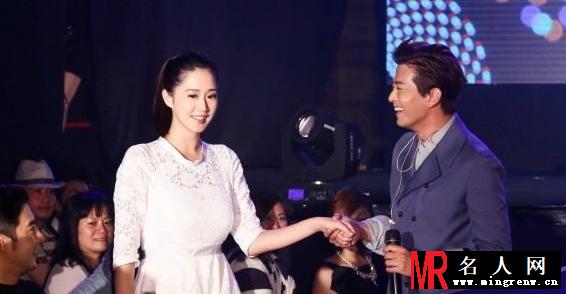 陈晓东夫妇台上热吻 甜蜜婚姻令人向往(1)