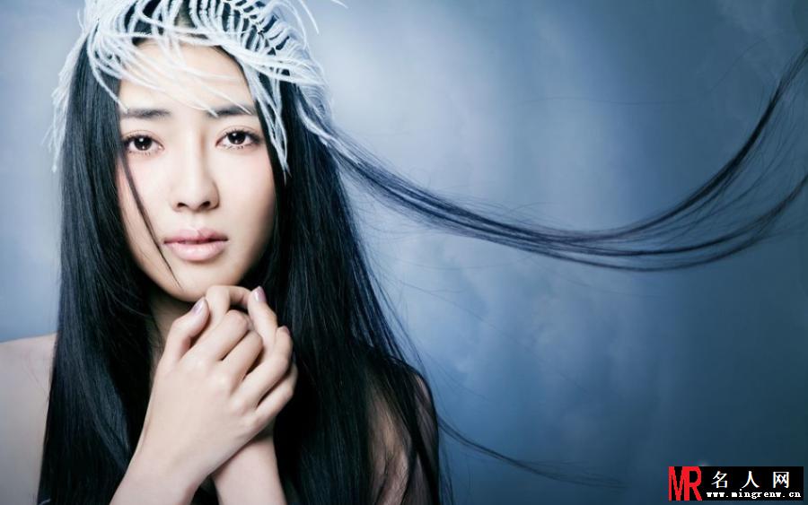 黎一萱冷艳写真 长发飘飘尽显美感(1)