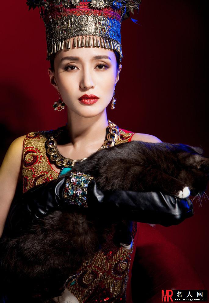 万美汐神秘写真 异国风情尽显高贵(1)