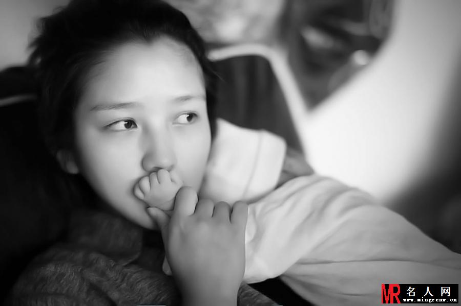 何洁女儿宝妹首度曝光 乖巧可爱场面温馨(1)