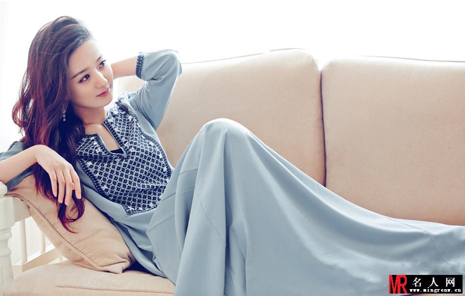 赵丽颖登封面 演绎轻熟之美恬静淡雅(1)